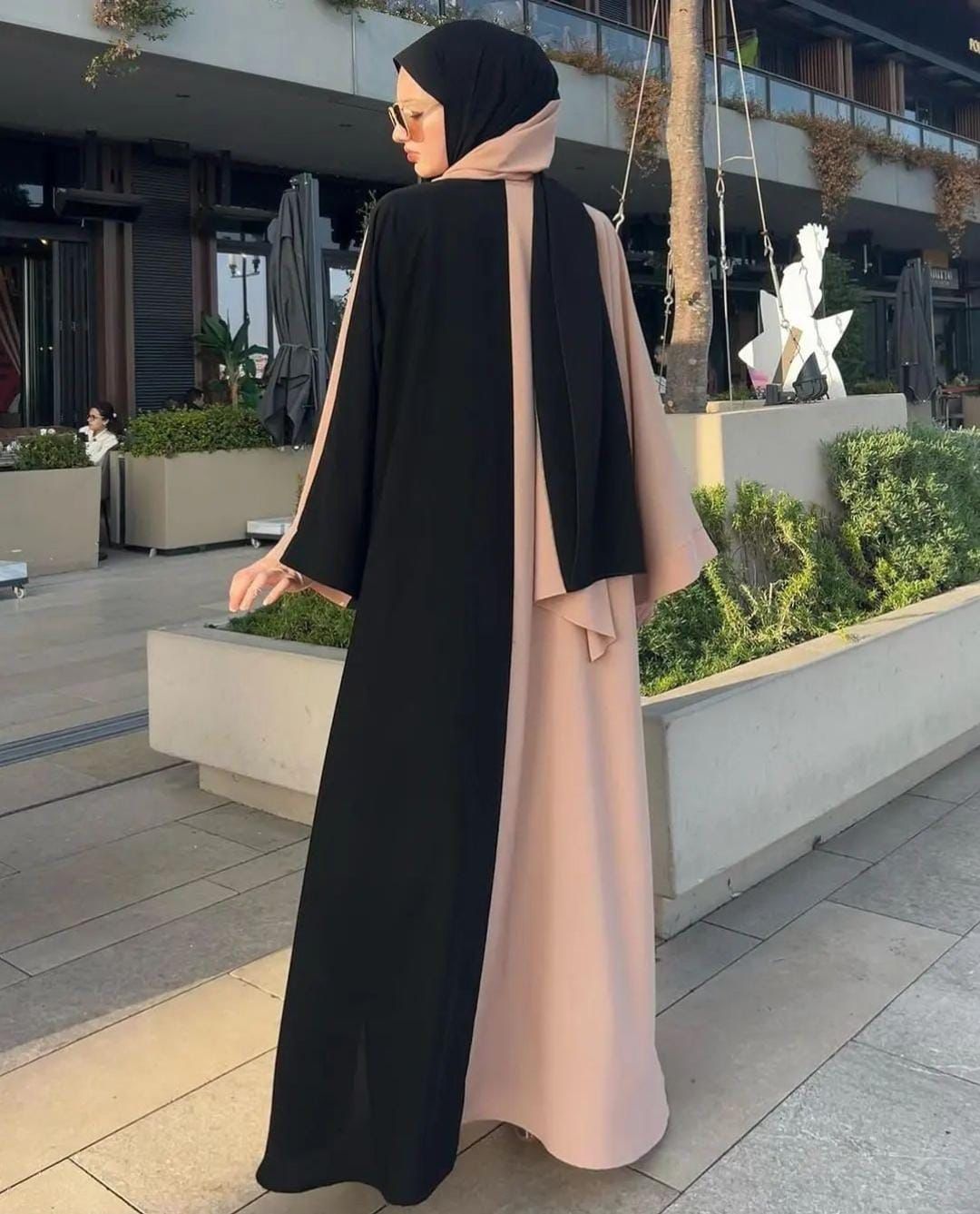 Women's Majestic Abaya With Stoller