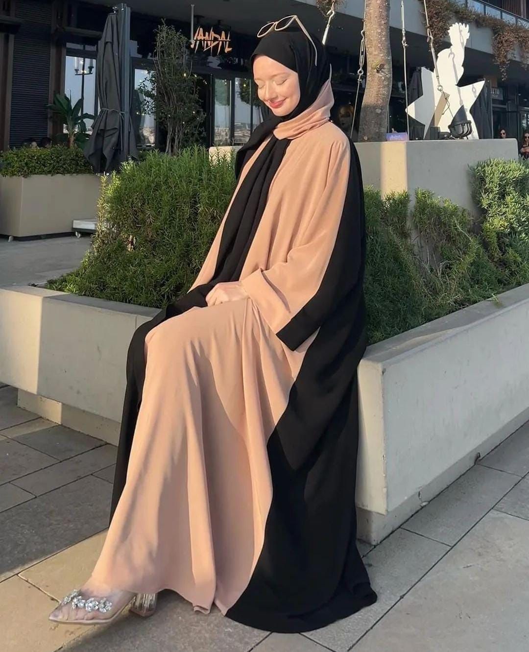 Women's Majestic Abaya With Stoller