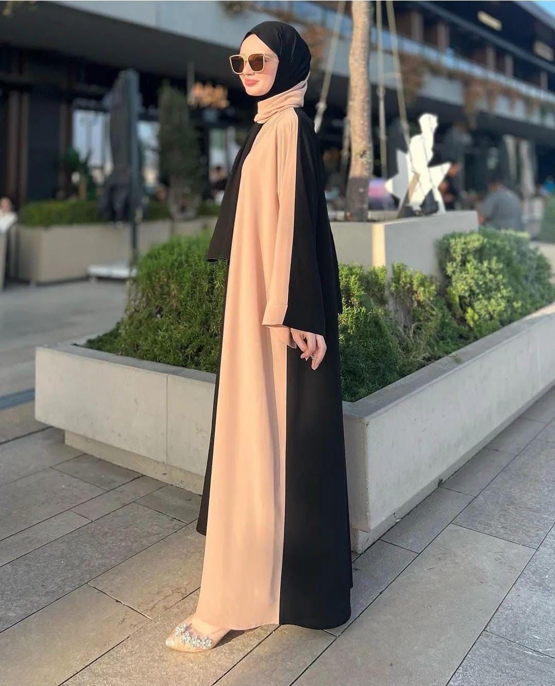 Women's Majestic Abaya With Stoller