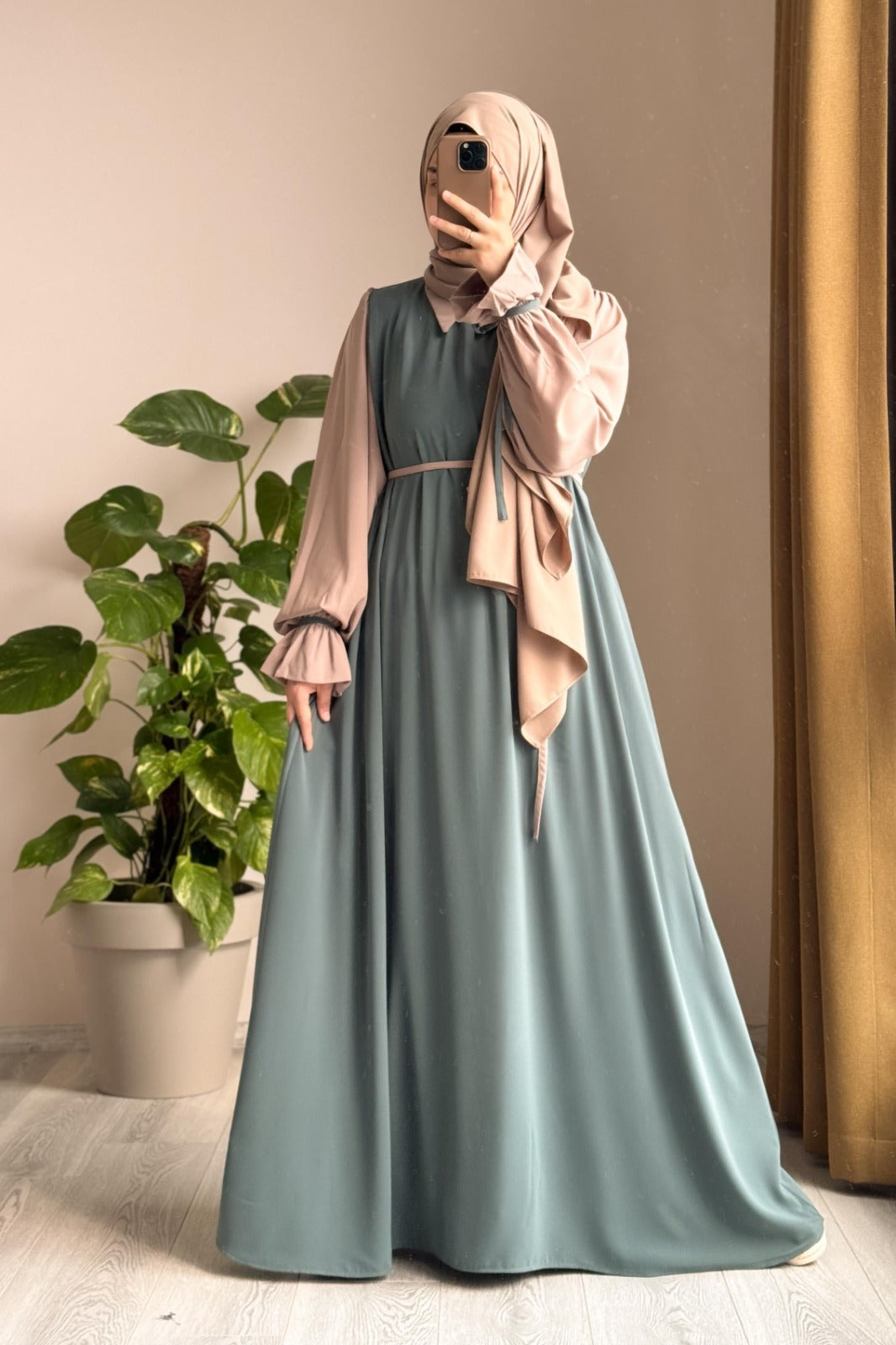 Women's Aurelia Abaya With Stoller
